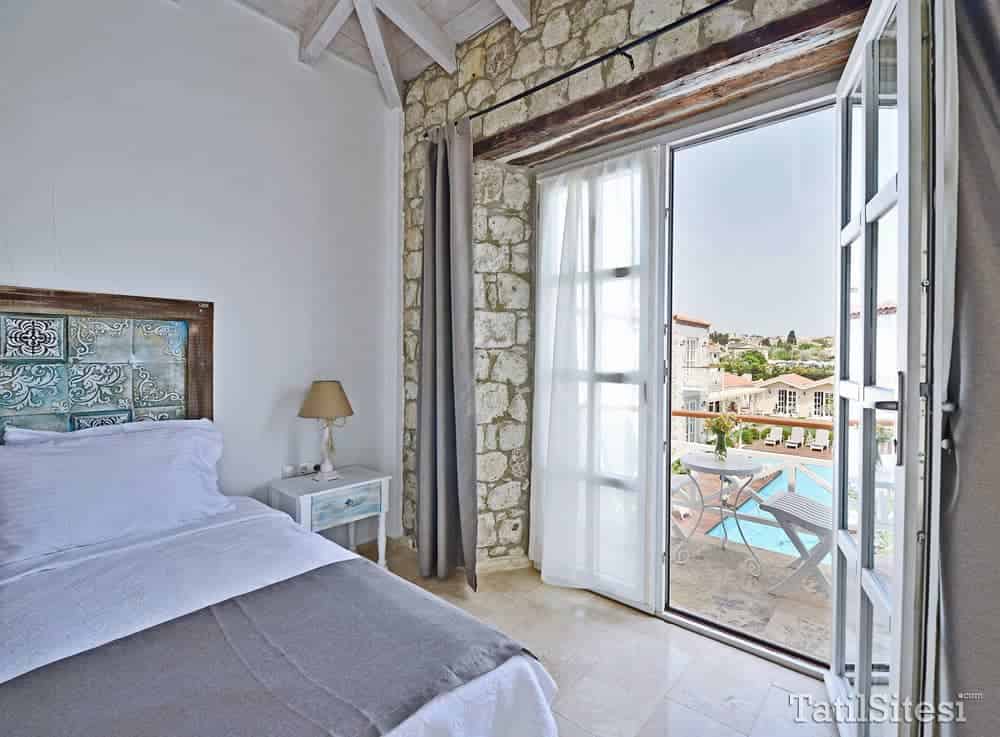 Bay C Boutique Hotel